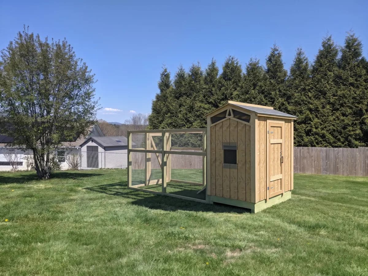 Gable farmhouse coop, Natural style (representative image)
