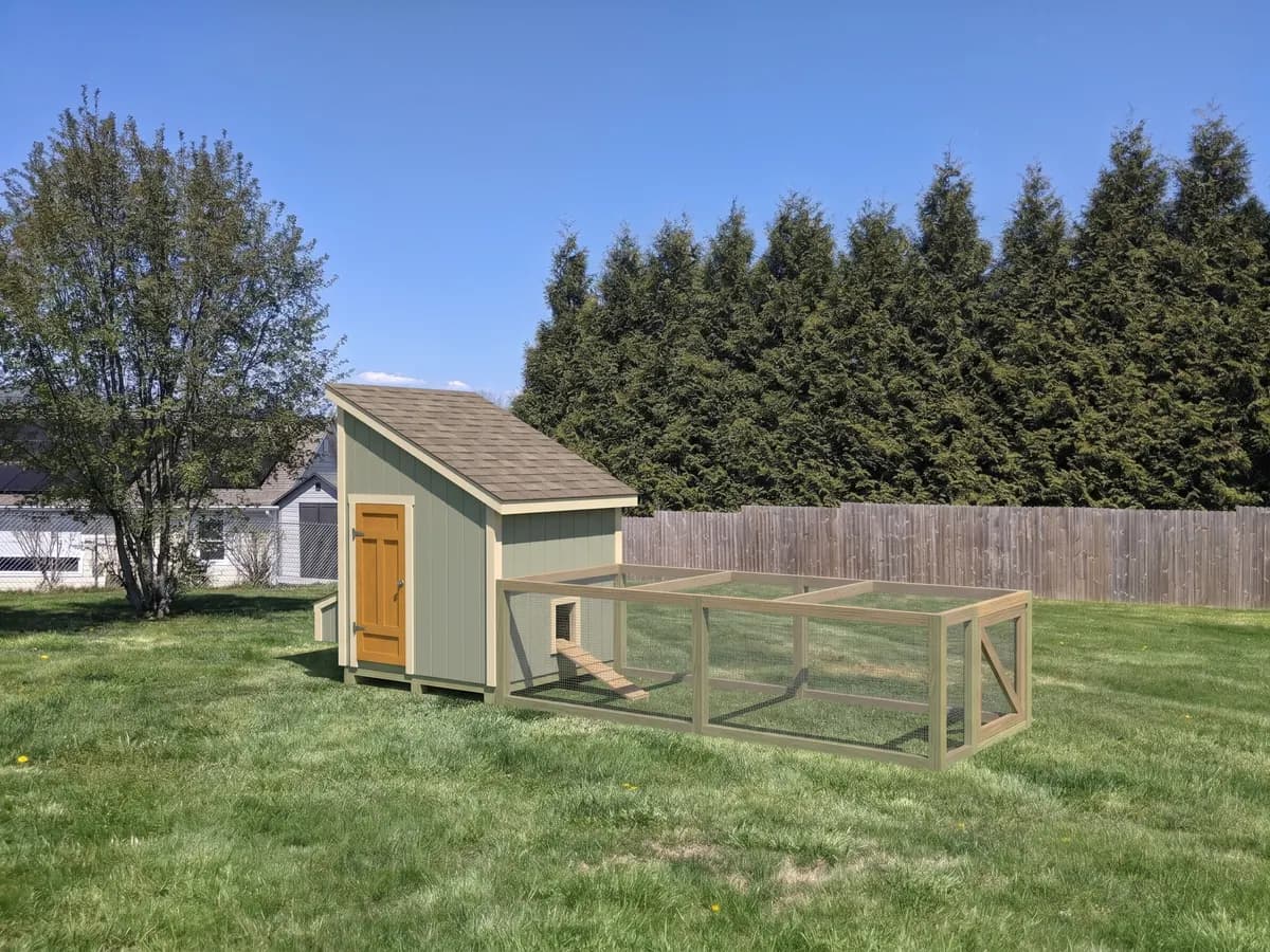 Lean-to coop with front run, Cottage style (representative image)